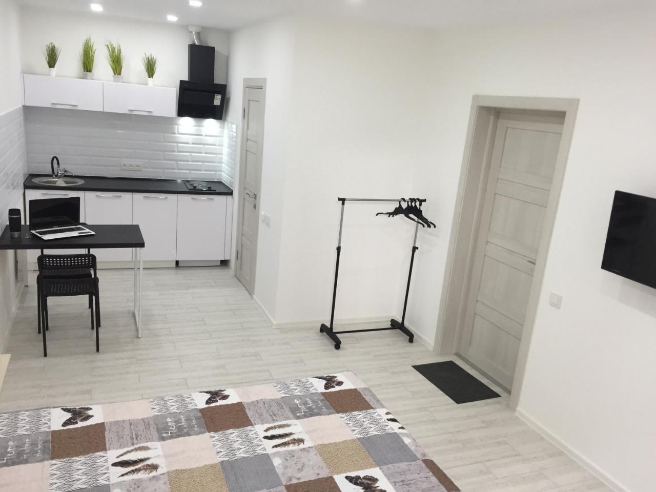 Small Underground Apartment At The Center Kherson Eksteriør billede